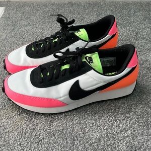 Nike daybreak sneakers worn twice. Like new condition. Size 10